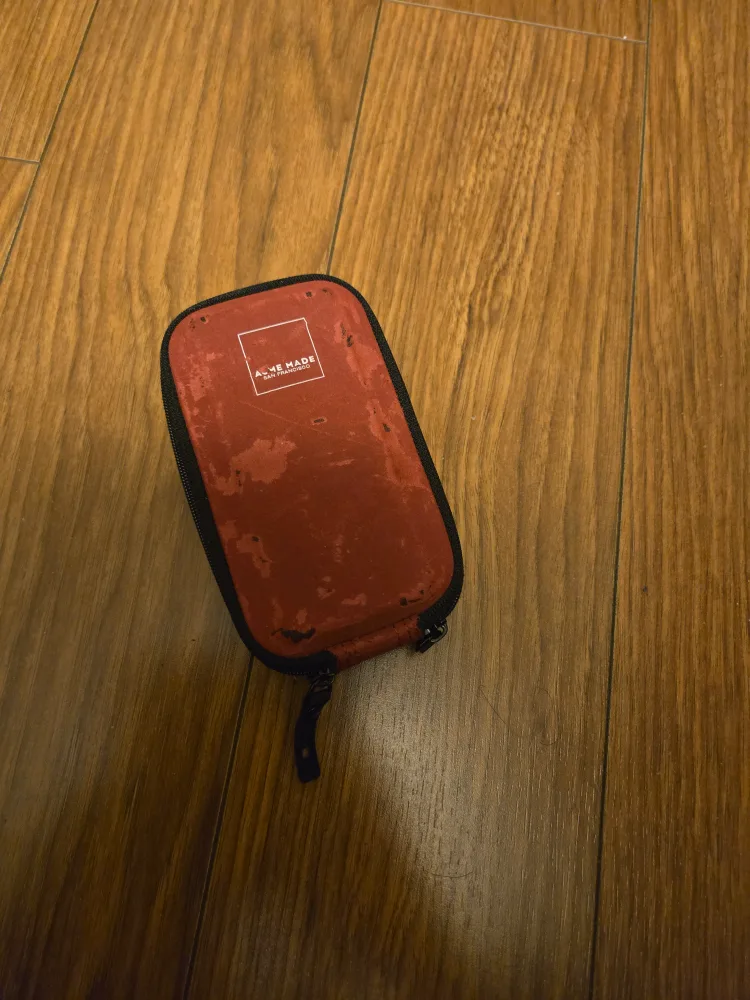 White Canon SX600 HS Powershot + Charger & Case image indicator(7)