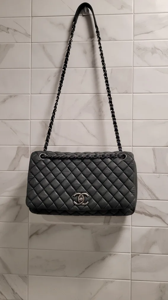 Chanel Quilted Flap Bag image indicator(5)