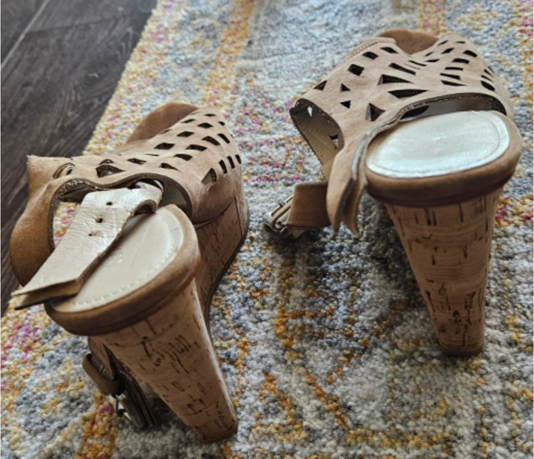 Calvin Klein Tan Wedge Sandals - photo 4