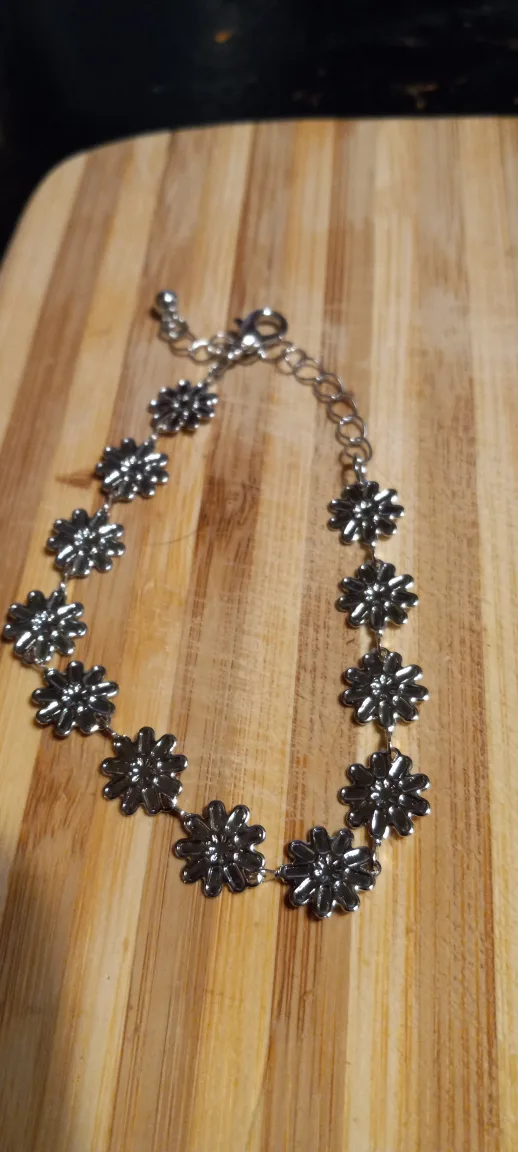 costume jewlery  bracelet image indicator(2)