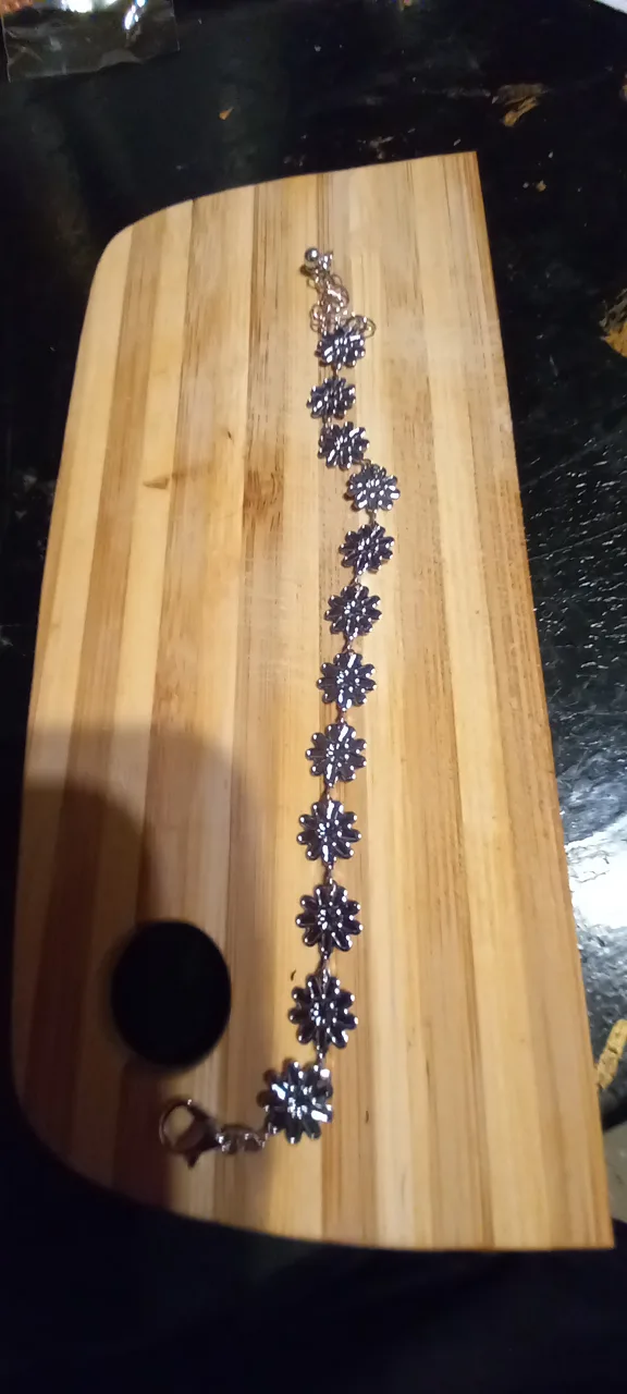 costume jewlery  bracelet image indicator(3)