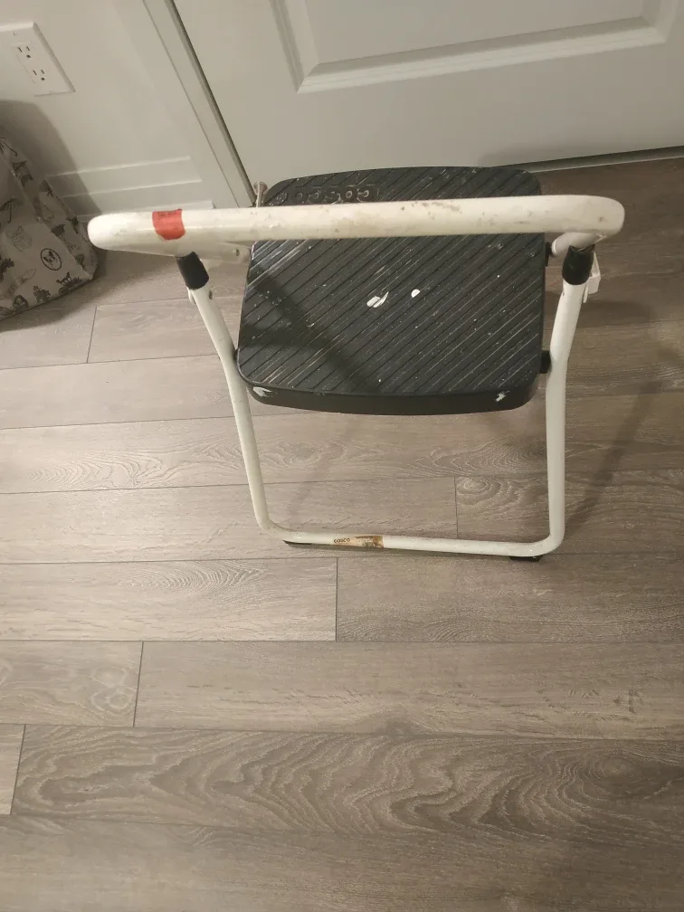 Cosco Two-Step Folding Stool image indicator(2)