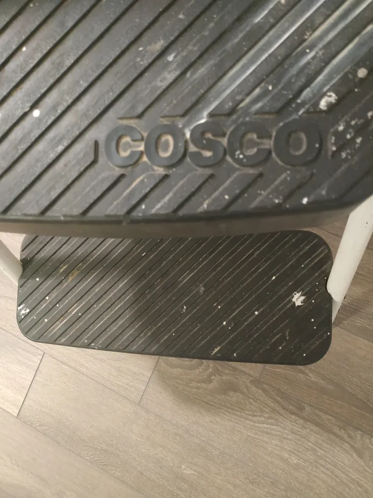 Cosco Two-Step Folding Stool image indicator(4)