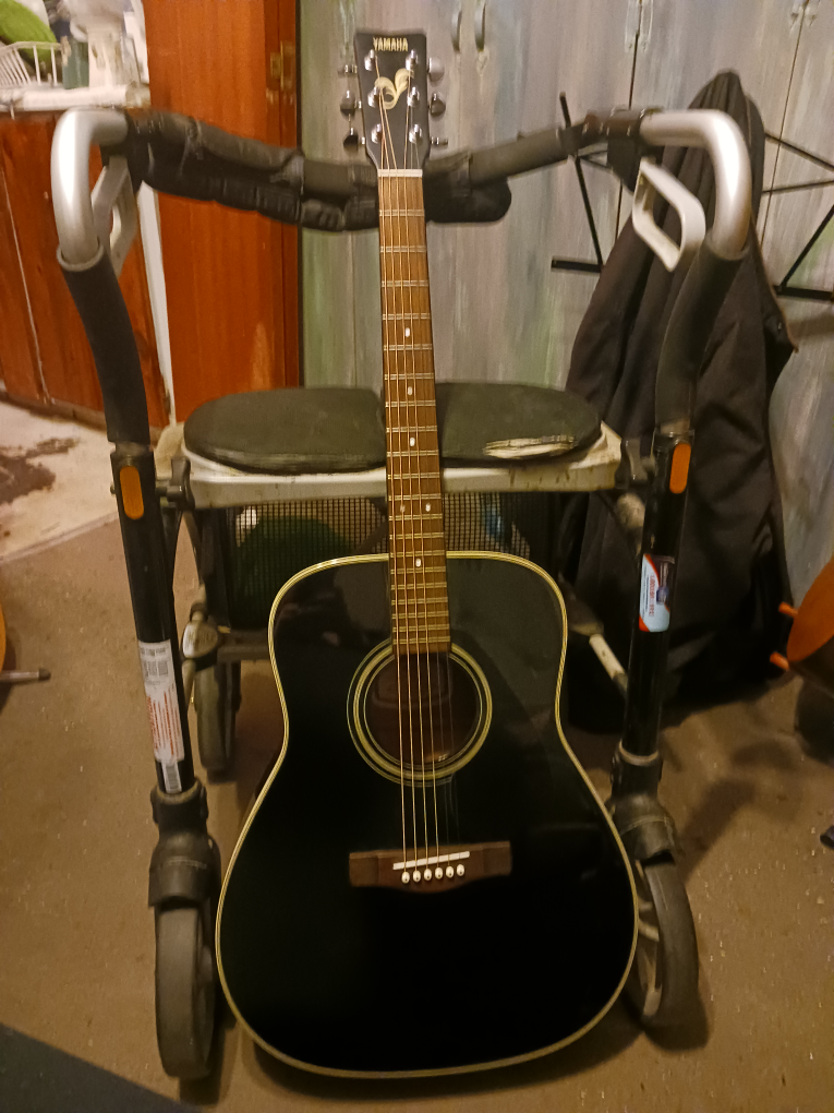 yamaha acoustic guitar
