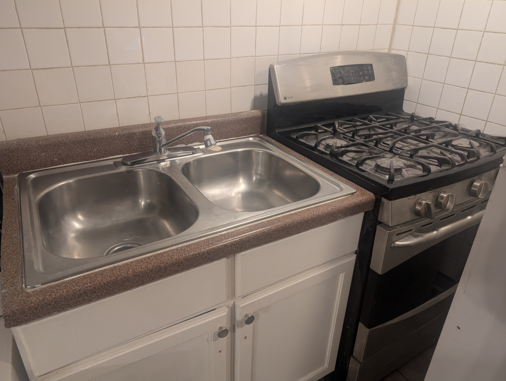 Gas Stove and double sink - photo 2