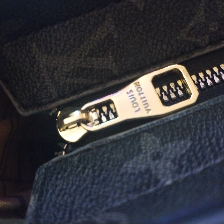 Louis Vuitton Tote Bag - photo 3