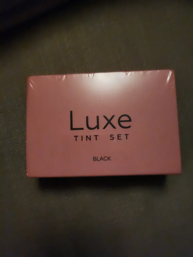 Luxe Black Tint Eyelash Set image indicator(2)