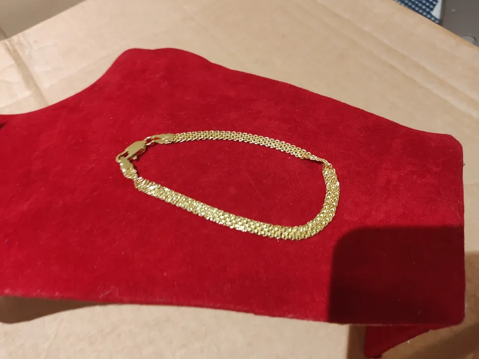 Gold Bracelet image indicator(2)