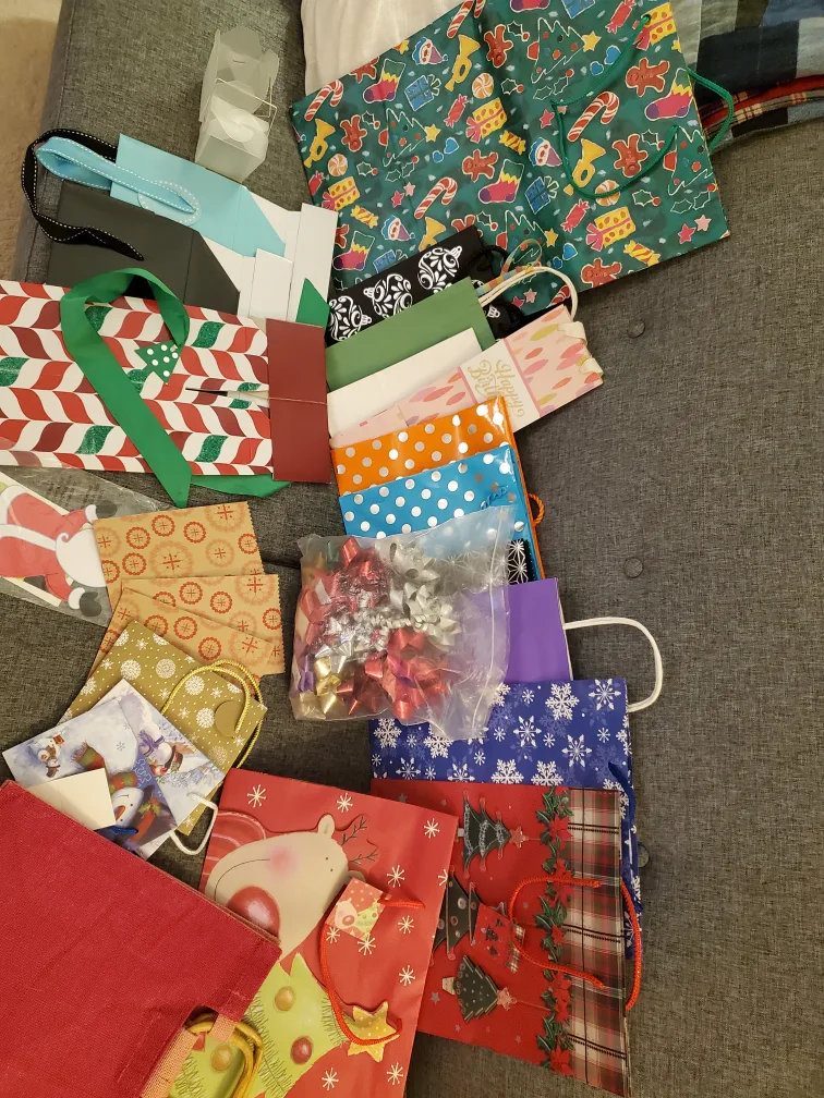 Christmas Gift Bags and Wrapping Supplies #freecycle thumbnail