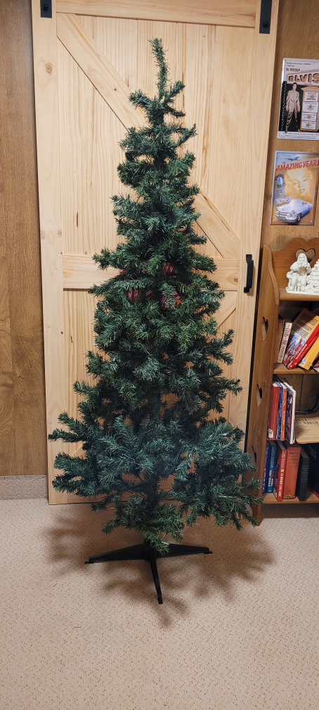 Christmas tree ornaments and storage bag