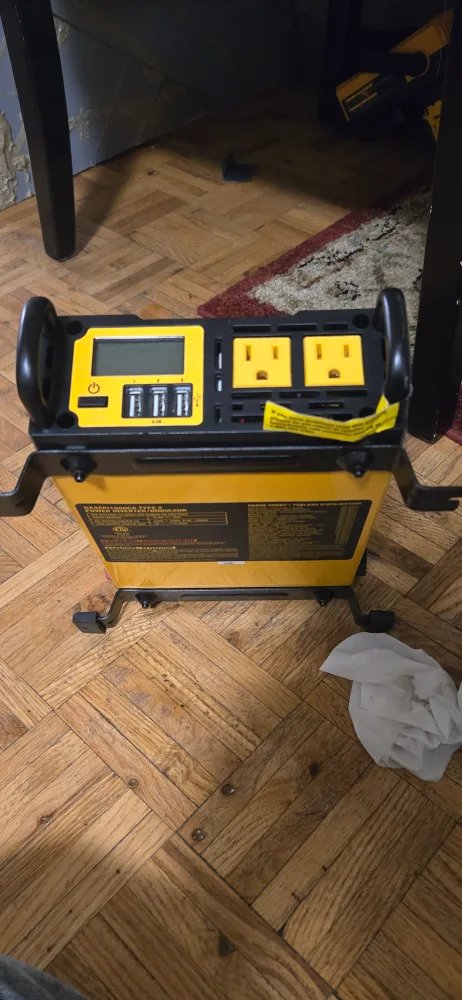 Dewalt 1000w inverter, 5Kva Up Transformer image indicator(3)