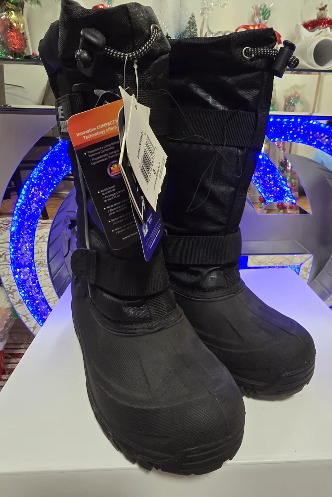 Brand new Ice Fields Winter Boots size US 6 for sale $48 image indicator(4)