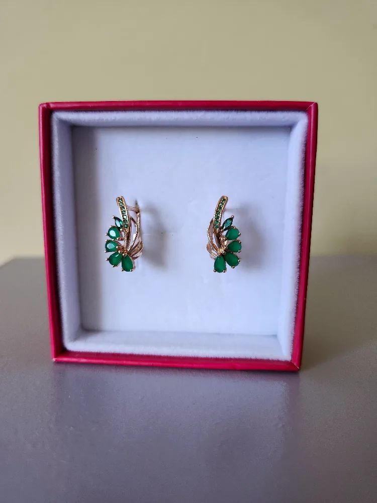 14K  Green Natural Zircon Earrings thumbnail