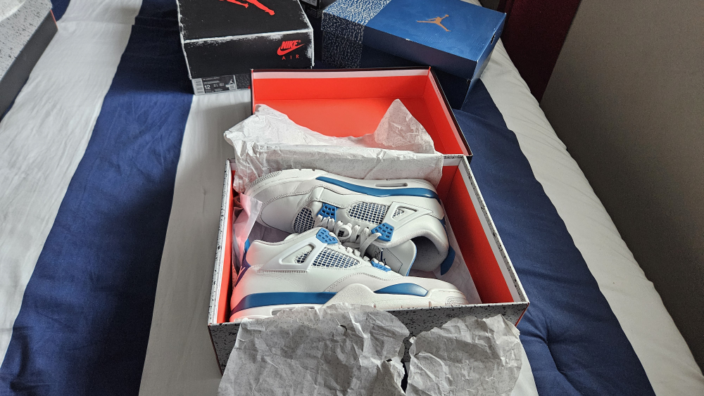 Air Jordan 4 Retro Miltary Blue - photo 2