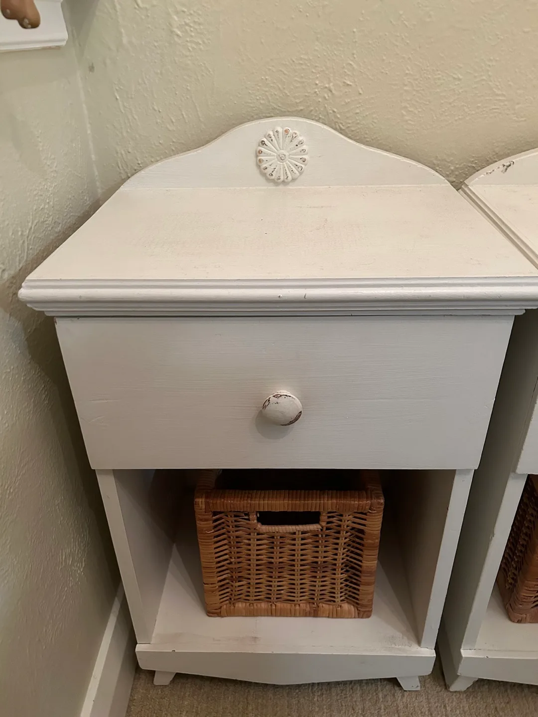 Set of 2 vintage wooden nightstands image indicator(2)