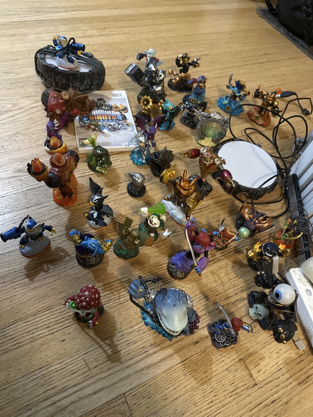 Wii Console Bundle with Games and Accessories - photo 3