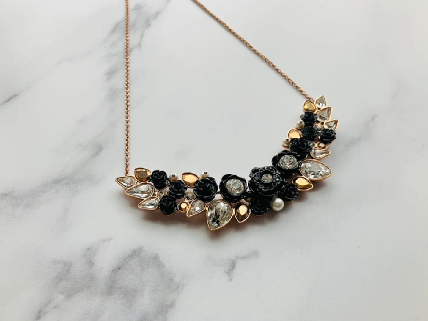 Swarovski Black Rose Bouquet Necklace and Ring Set image indicator(3)