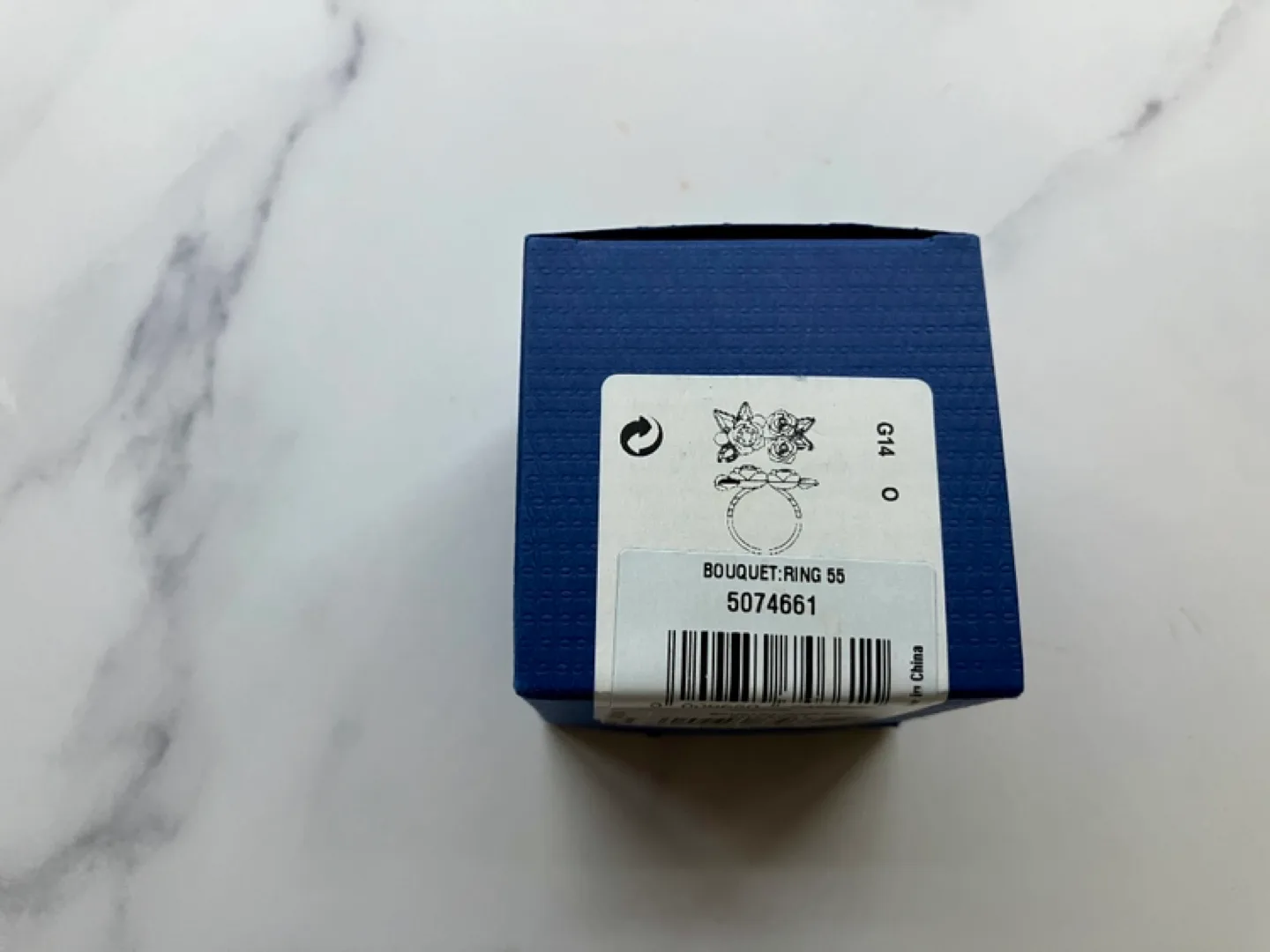 Swarovski Black Rose Bouquet Necklace and Ring Set image indicator(9)