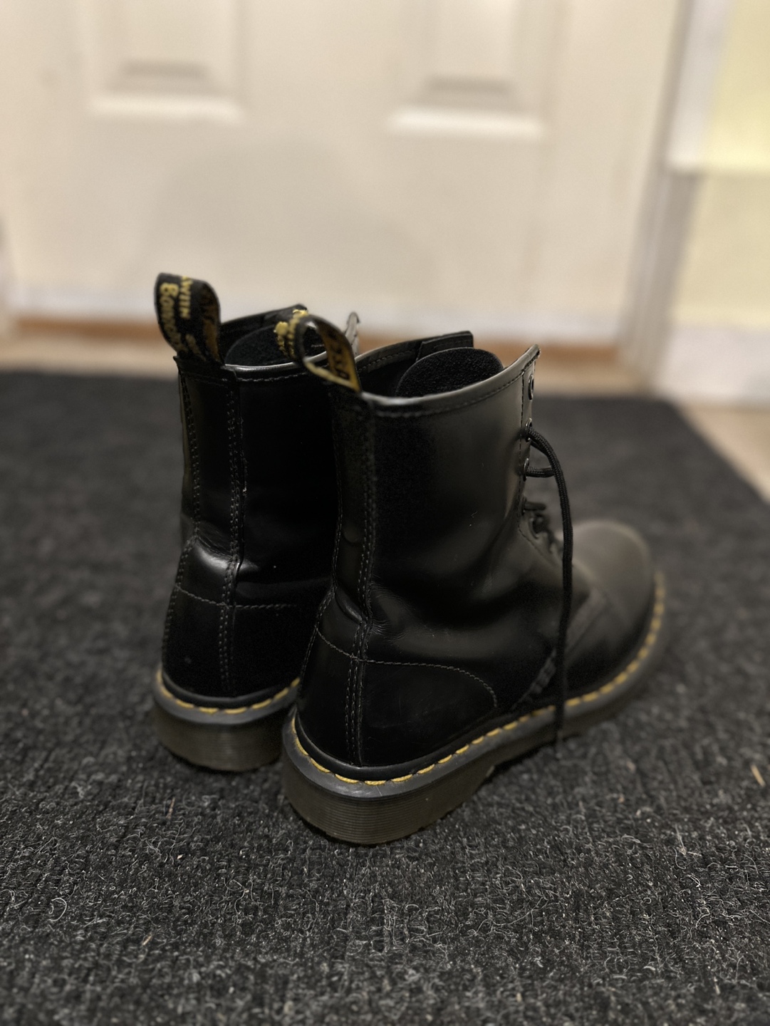 Ladies Dr. Martens Boots Size 7 US