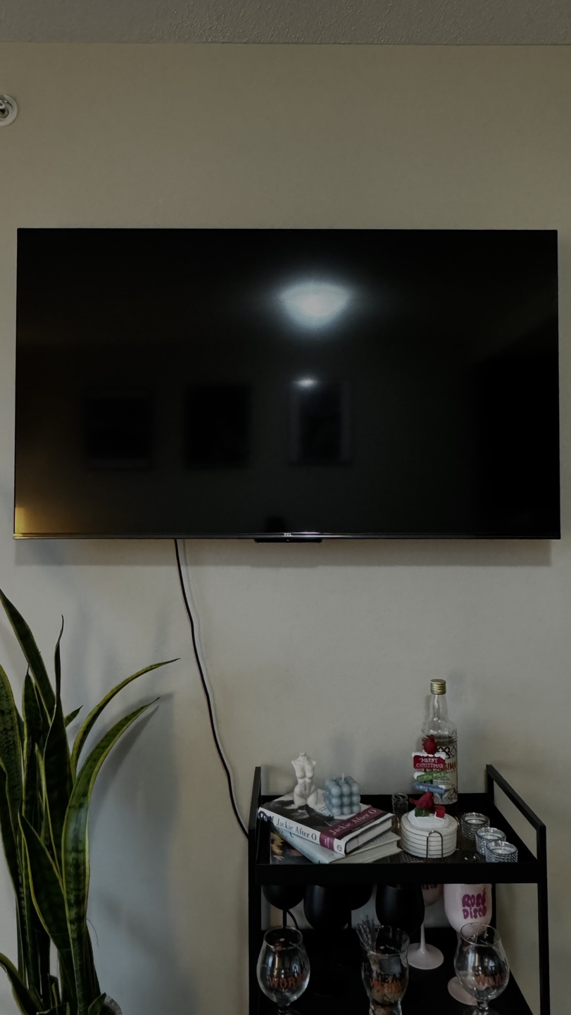 TLC 50 Inch TV with Wall Mount - photo 2