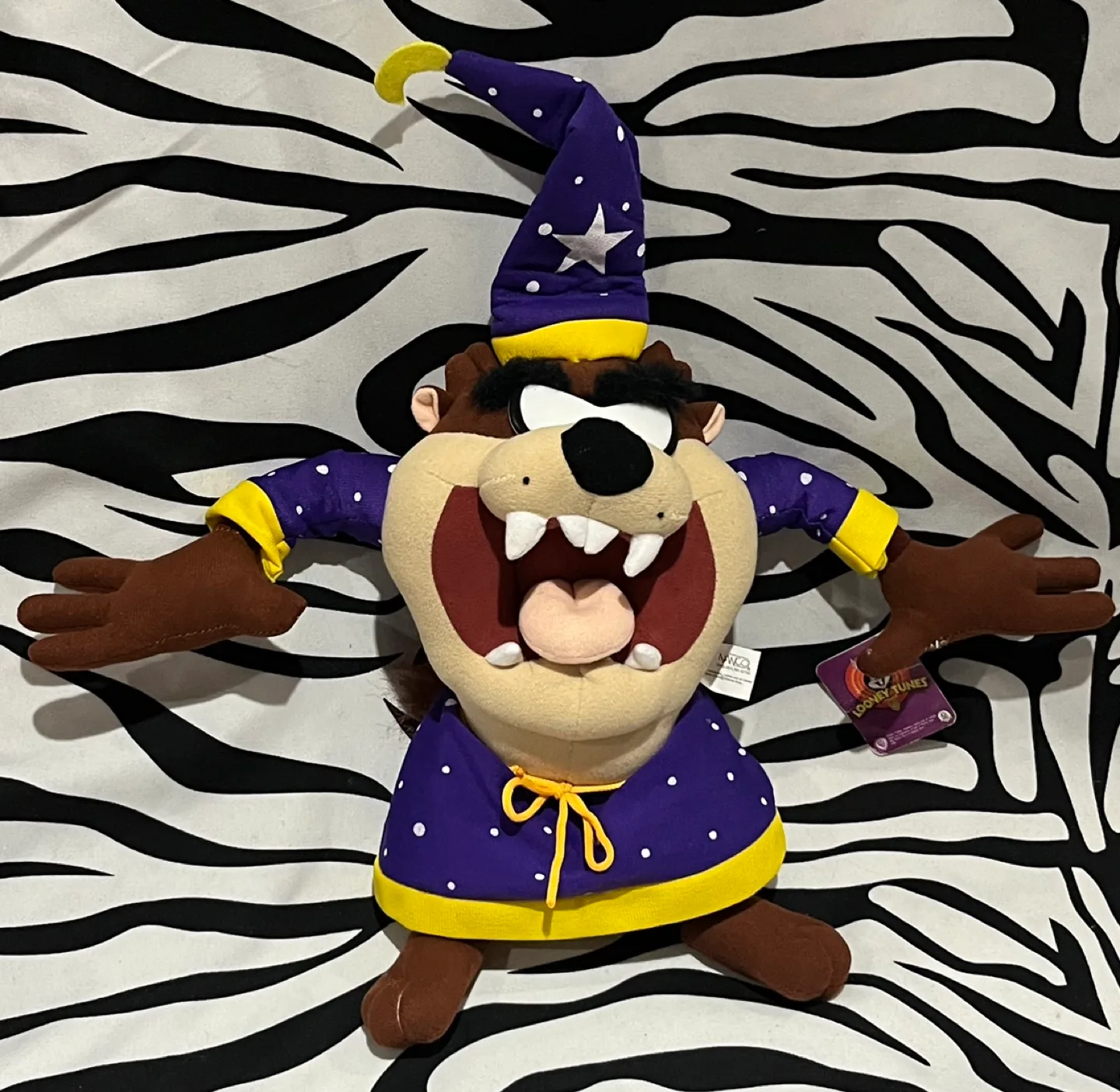Looney Tunes Tasmanian Devil Wizard Plush Toy image indicator(2)