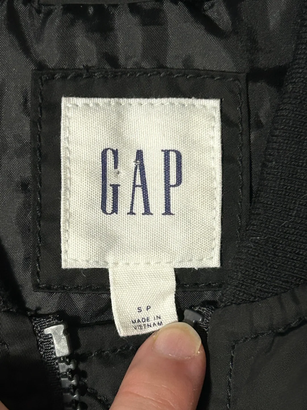 CLEARANCE - Woman’s Gap jacket size small #thriftypicks image indicator(2)