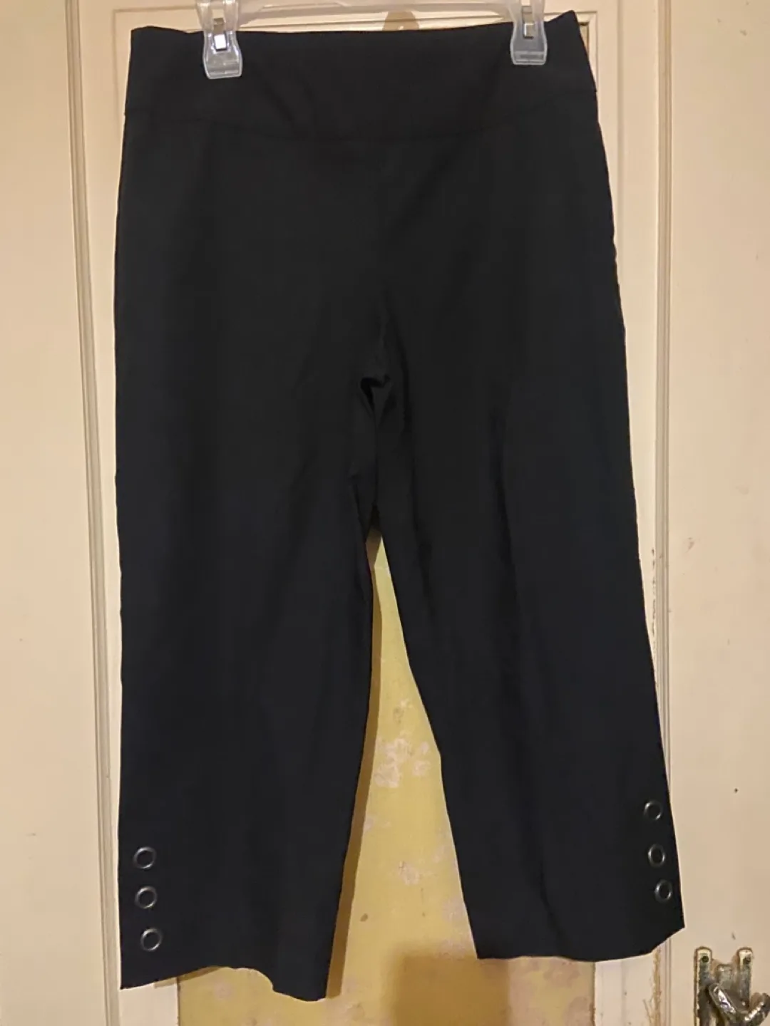 Reitmans Women’s pants size 7/ 8/ 9 image indicator(4)