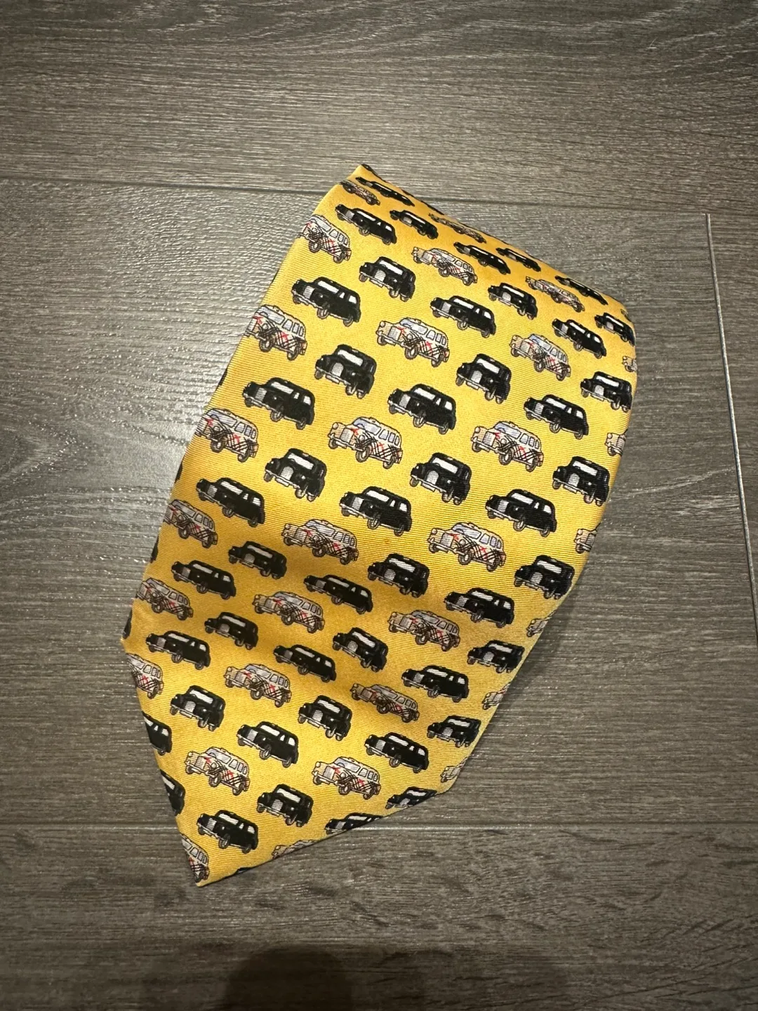Authentic Burberry London silk tie yellow image indicator(6)
