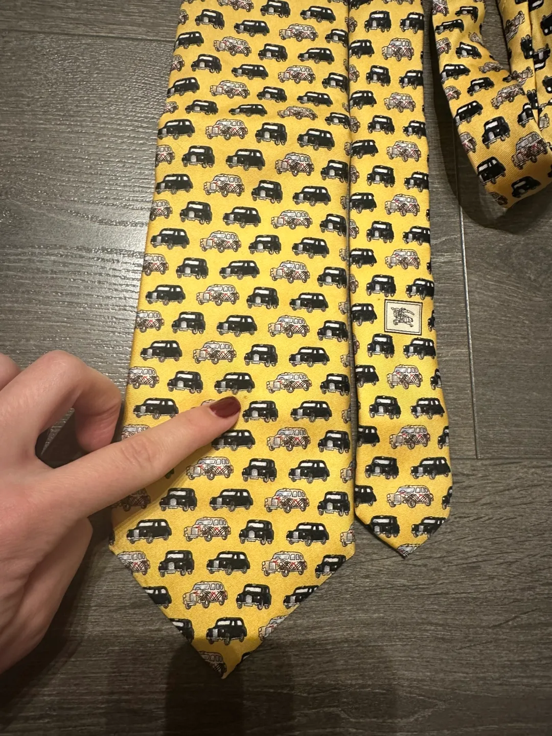 Authentic Burberry London silk tie yellow image indicator(2)