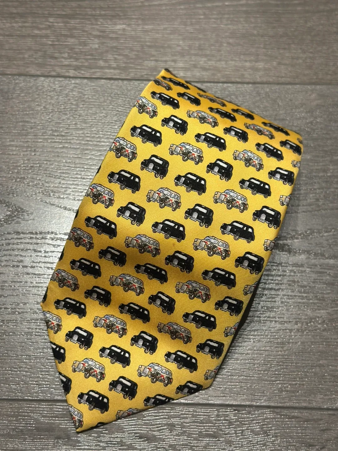 Authentic Burberry London silk tie yellow image indicator(7)