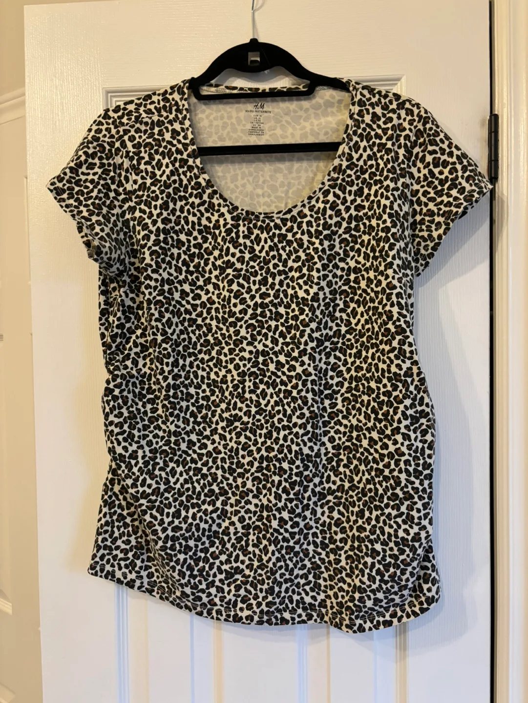 H&M Maternity Leopard Print T-Shirt thumbnail