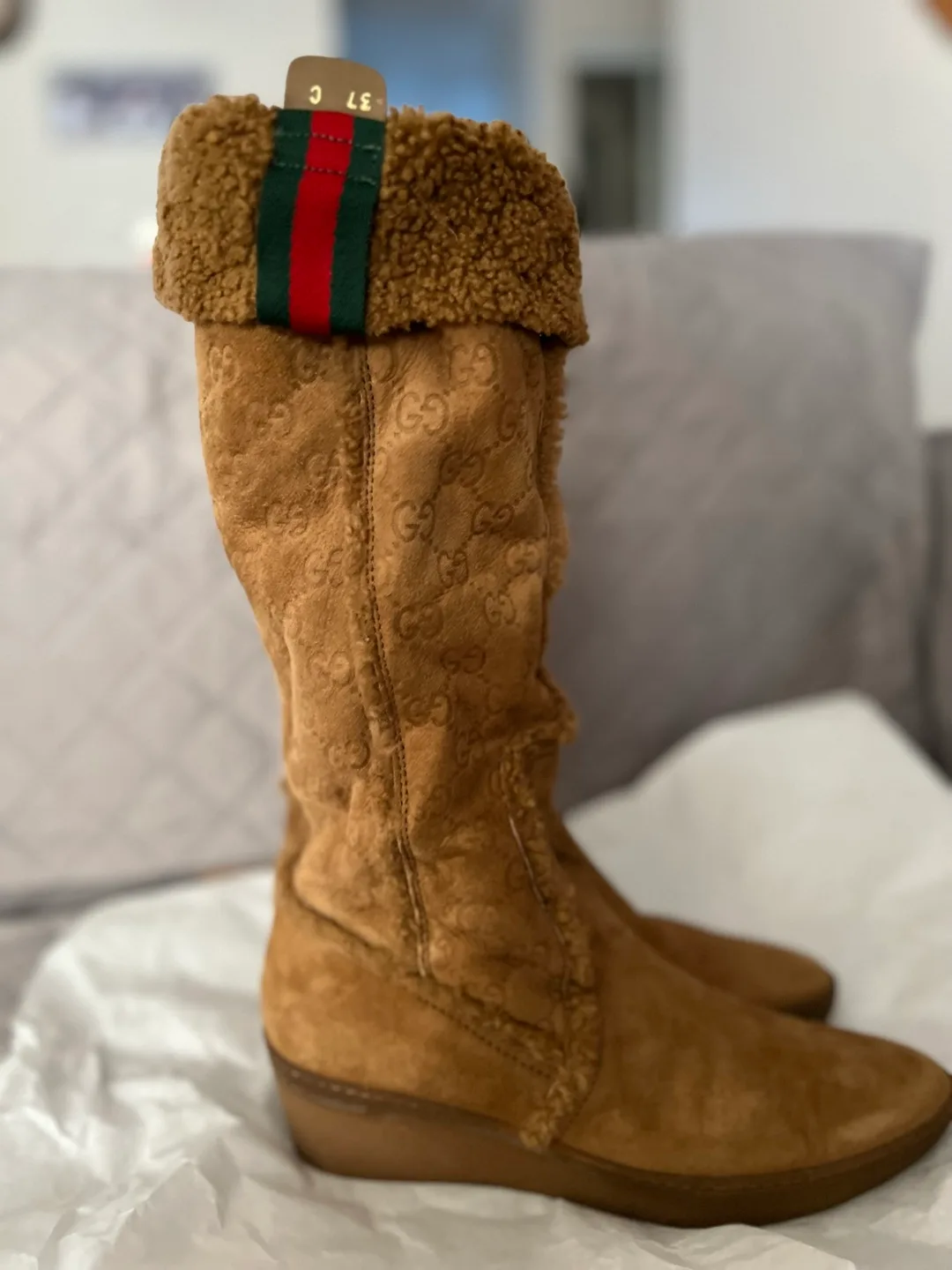 Gucci Fall/Winter boots size 37 image indicator(2)
