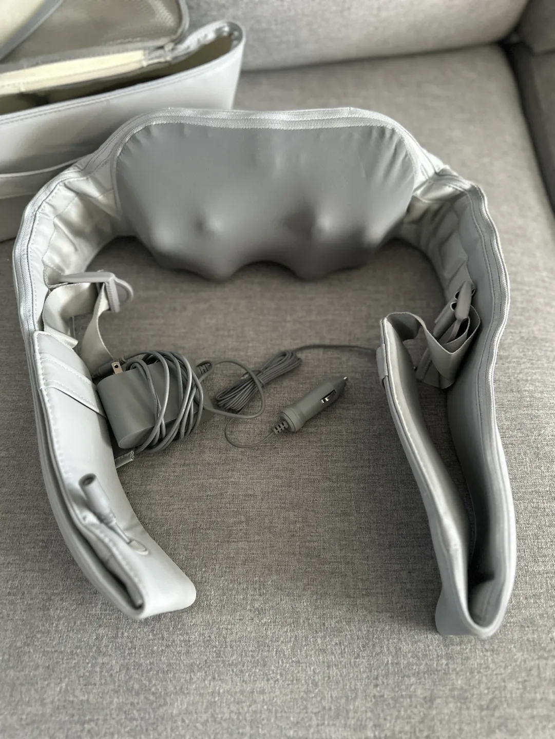 Shiatsu Electric Massager with bag image indicator(9)