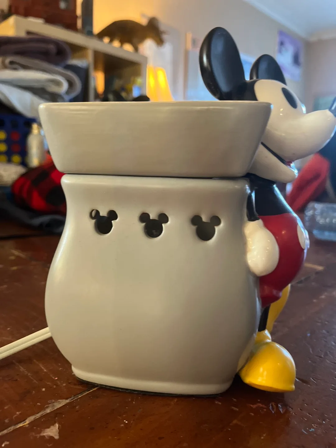 Scentsy Mickey Mouse Warmer image indicator(3)