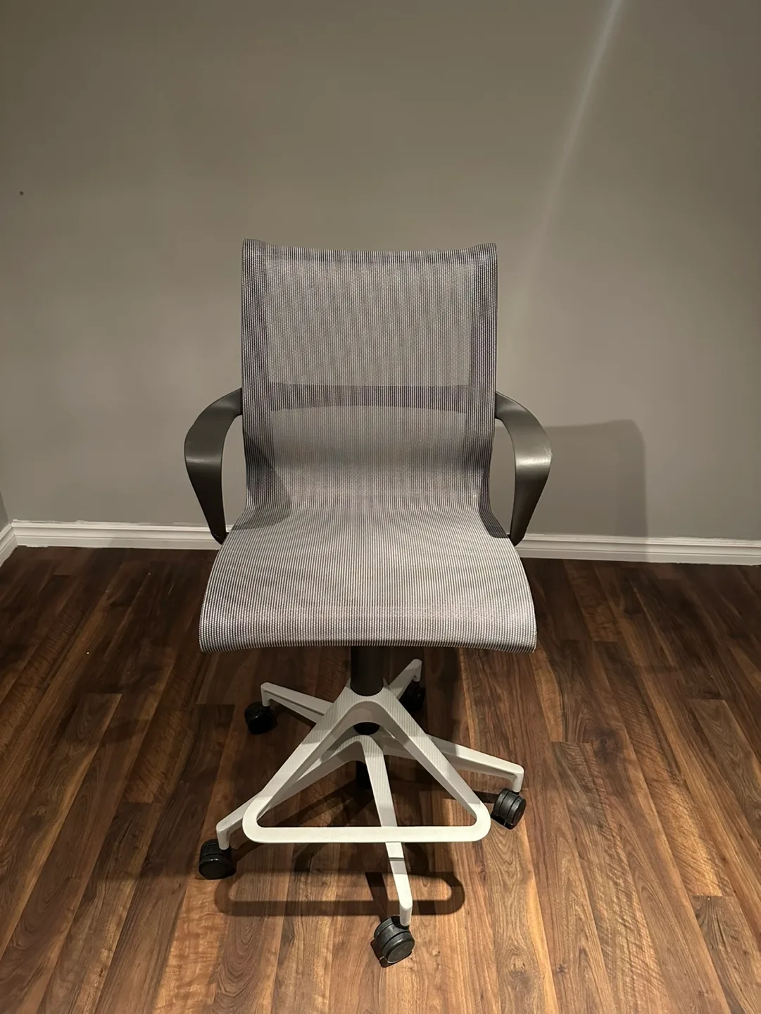 Herman Miller Mirra 2 Mesh Office Chair image indicator(2)