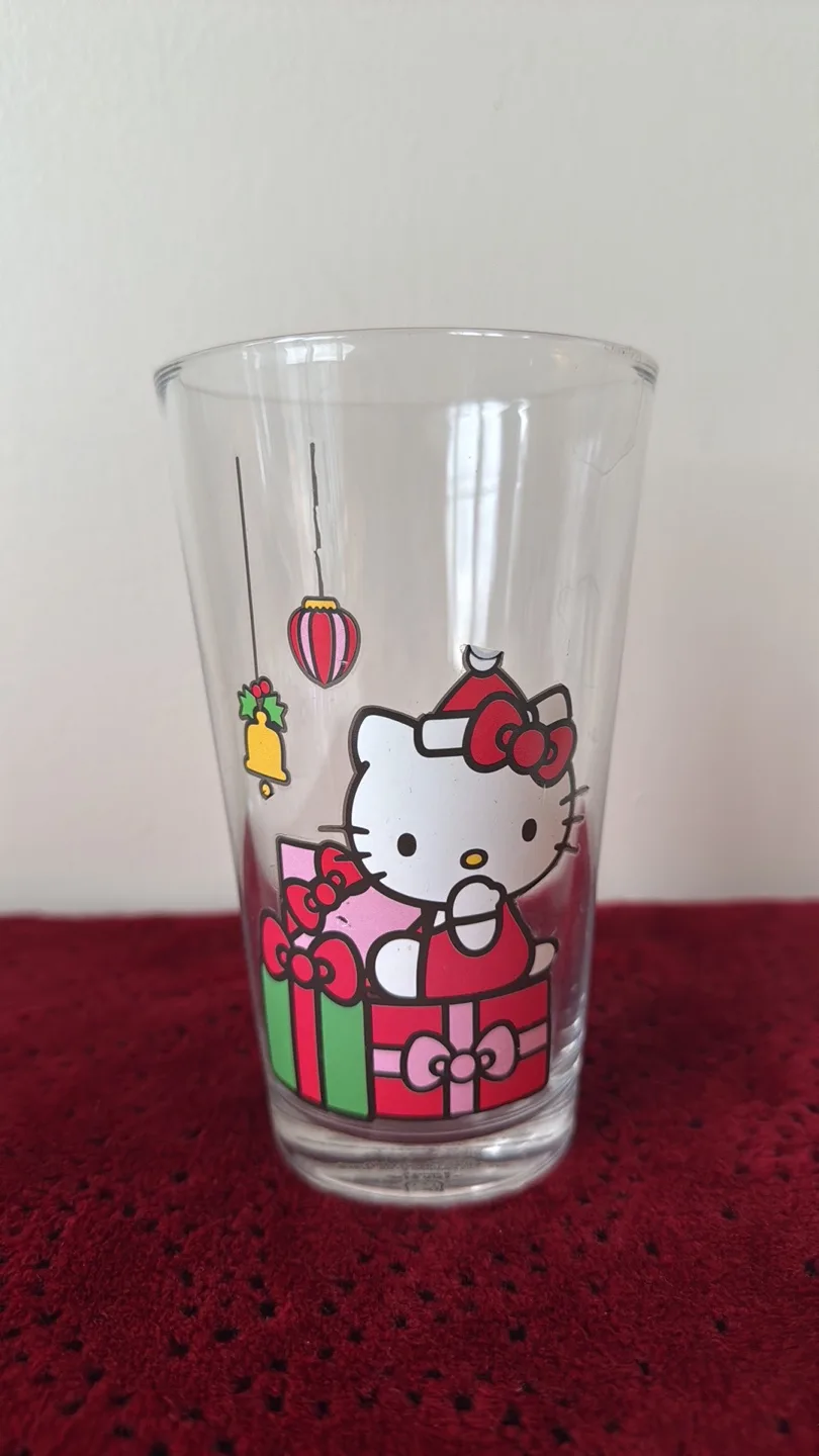 🎅 4 Hello Kitty Glasses $4 each (excellent condition) image indicator(4)