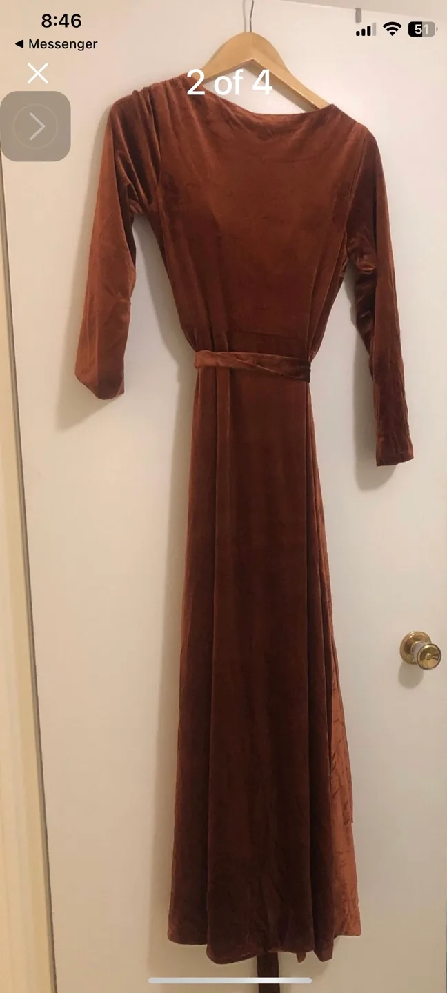 Velvet Wrap Dress image indicator(2)