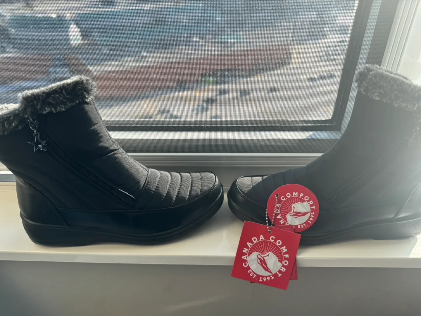 Women's Black Winter Boots image indicator(3)