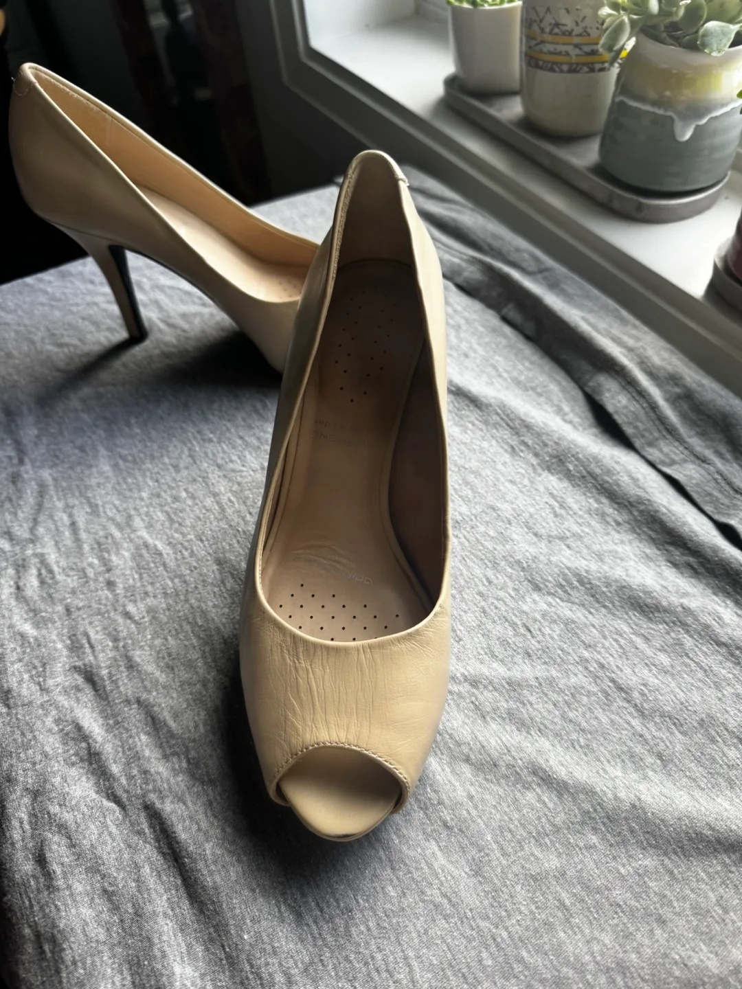 Unused Leather High heeled Rockport Adiprene by Adidas image indicator(2)