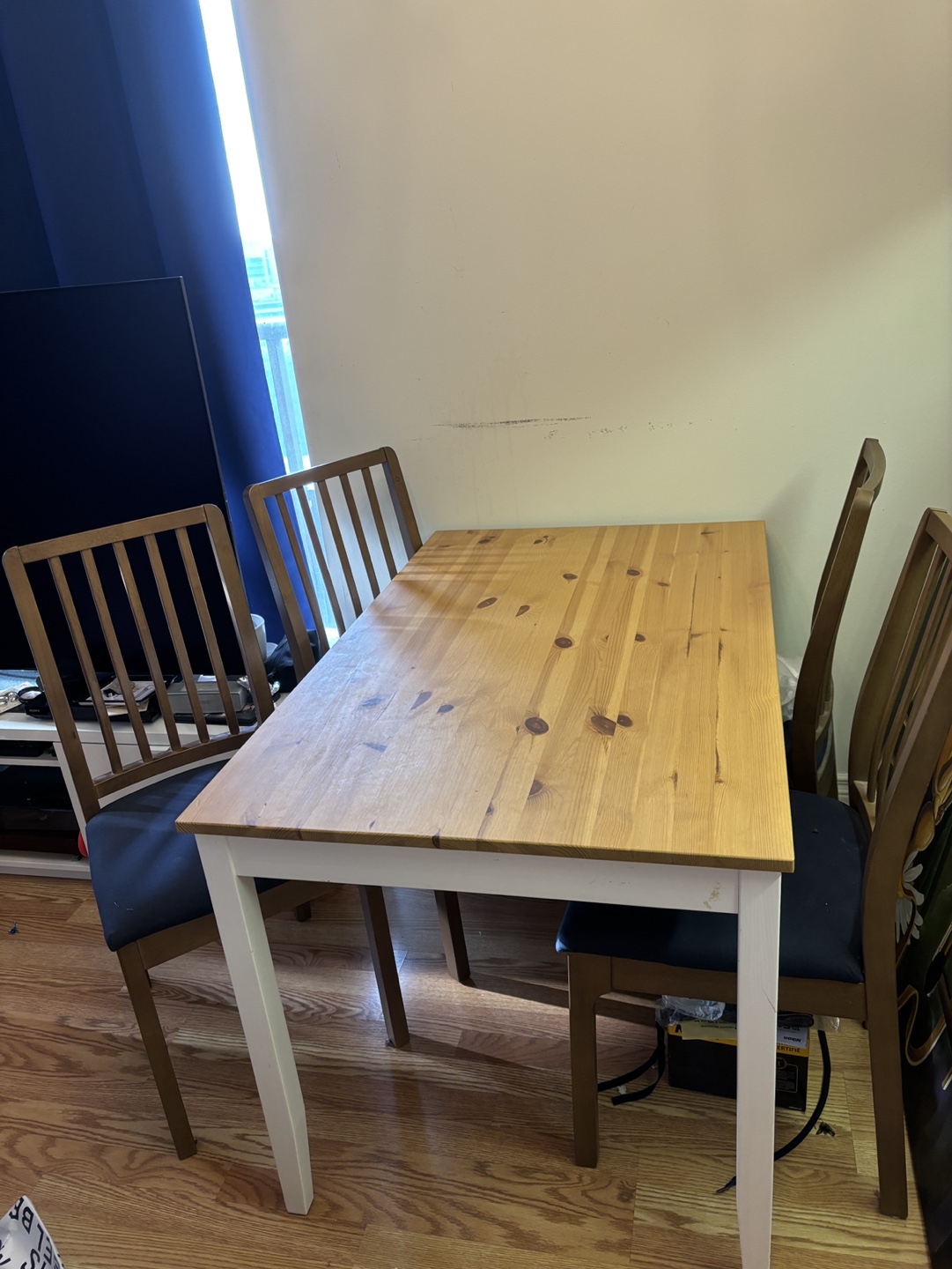 Dining table with 4 chairs