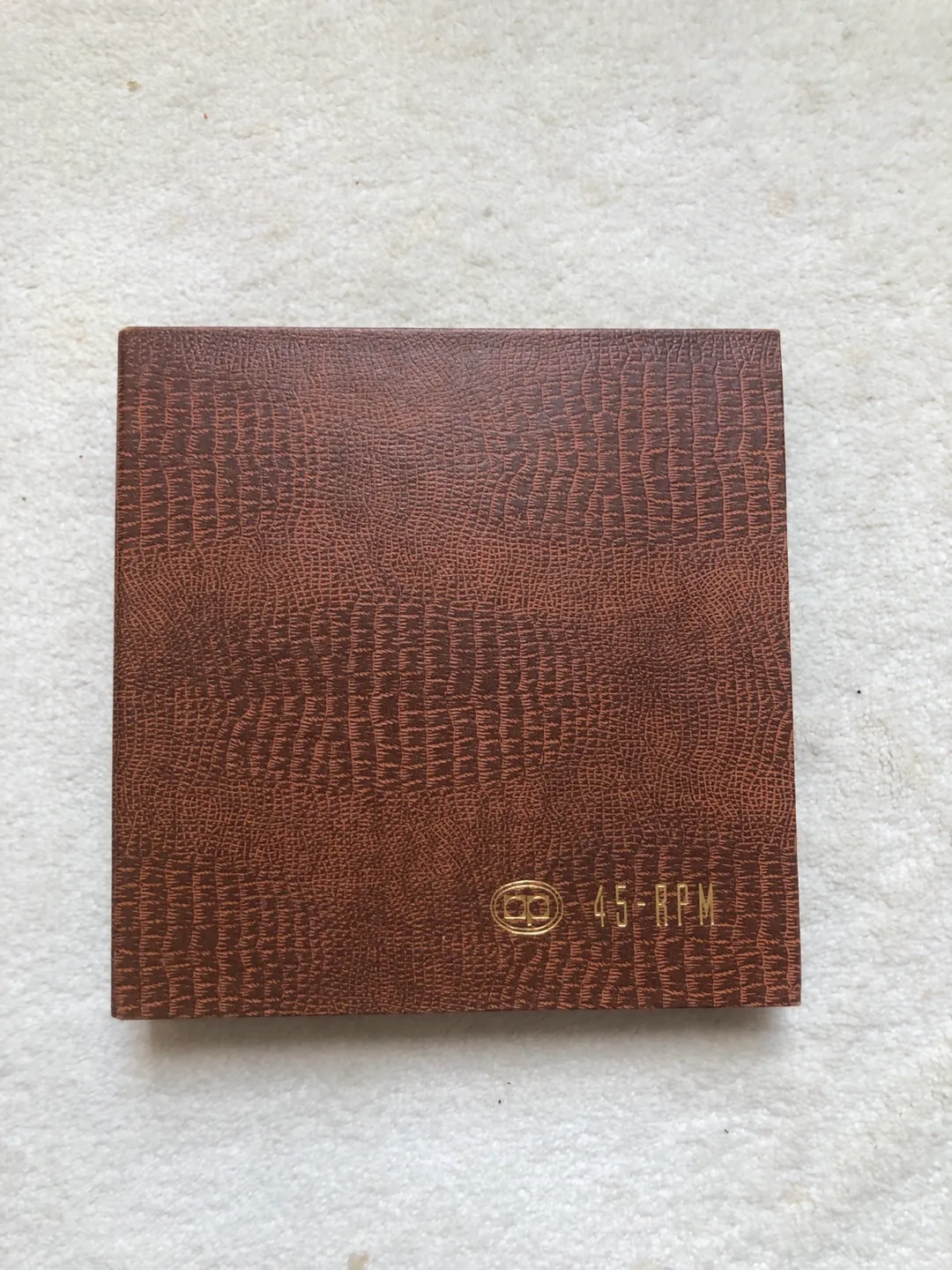 10 Classic 45 RPM Record Album in case image indicator(2)