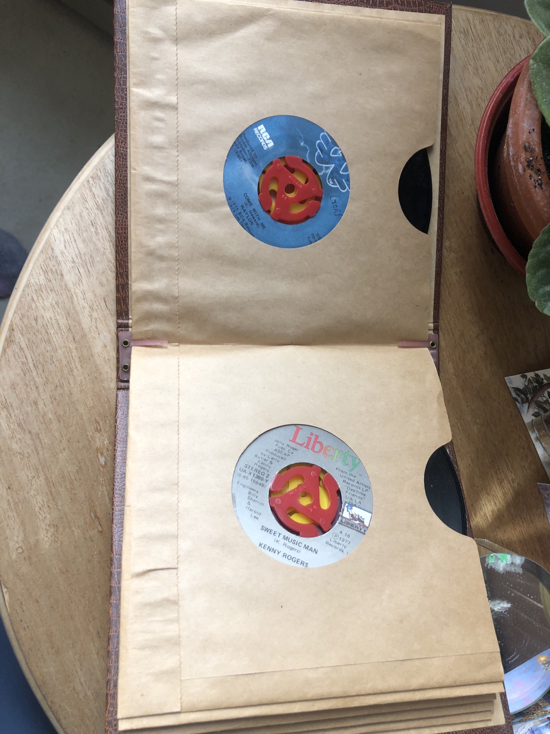 10 Classic 45 RPM Record Album in case - photo 5