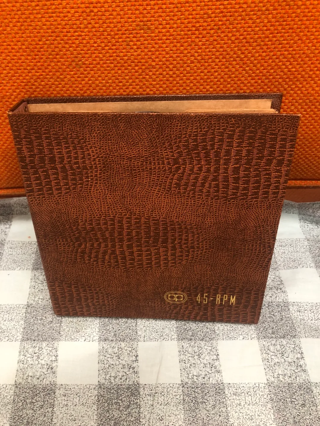 10 Classic 45 RPM Record Album in case image indicator(4)