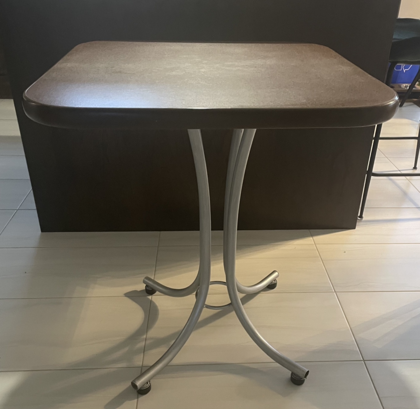 Small table and four chairs set - photo 5