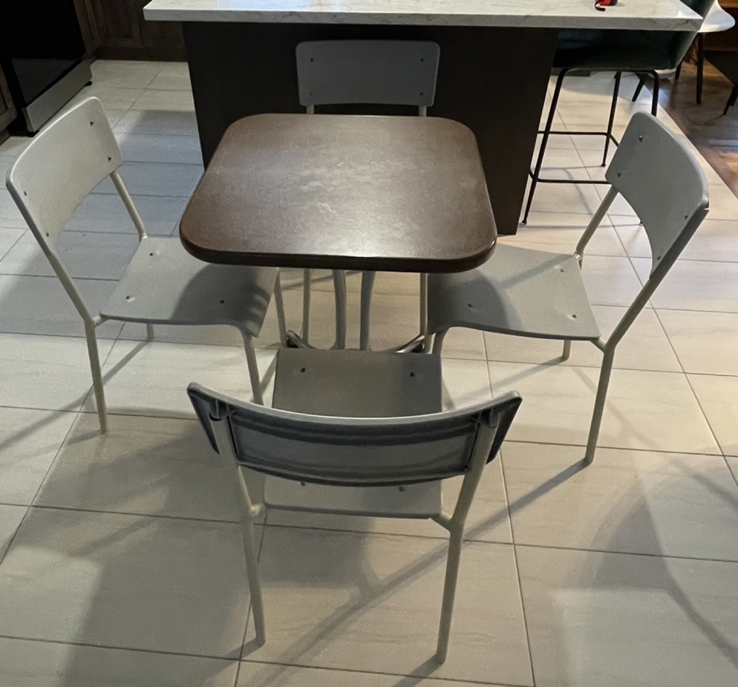Small table and four chairs set - photo 2