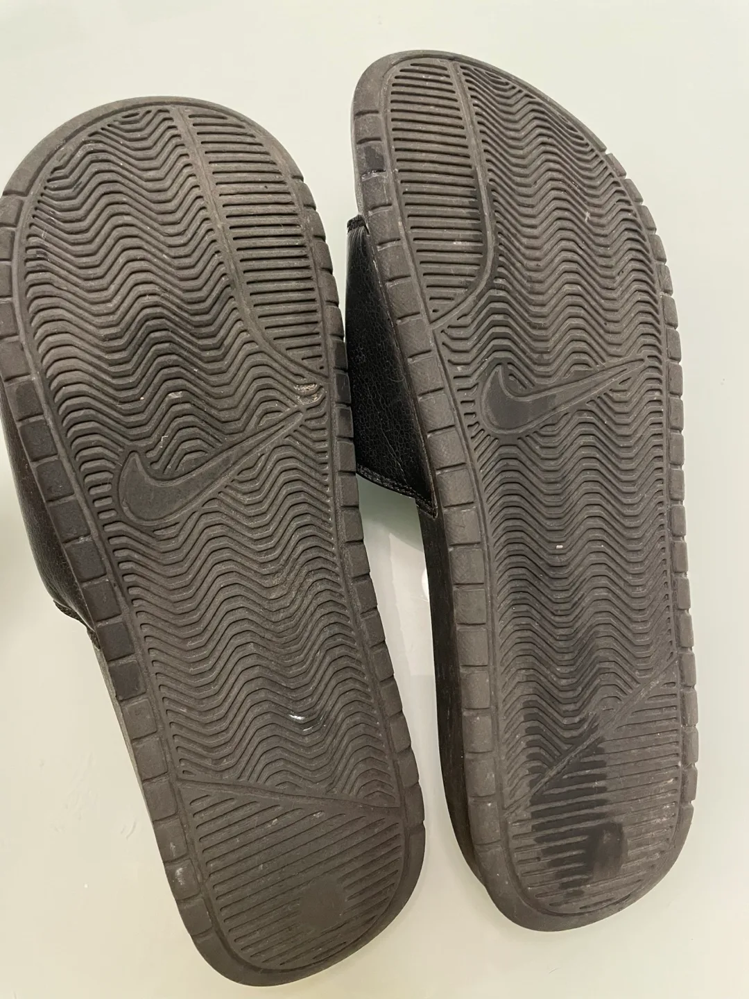 Nike Men's Black Slides image indicator(4)