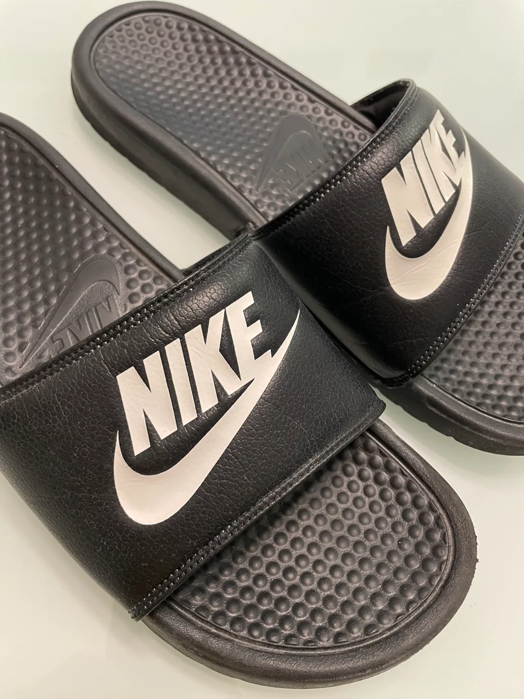 Nike Men's Black Slides image indicator(2)