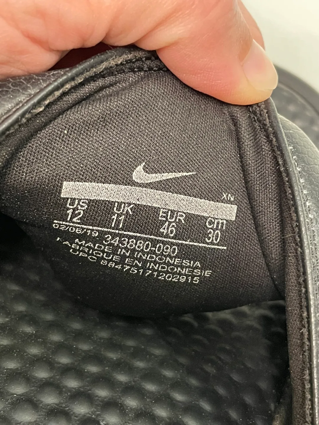 Nike Men's Black Slides image indicator(3)