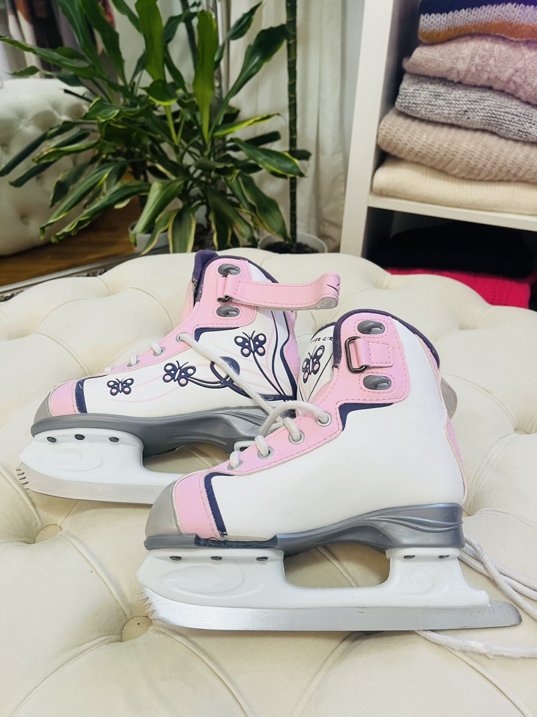 Like New Reebok Glitter Girl Pink White Ice Skates Size 13 Karrot