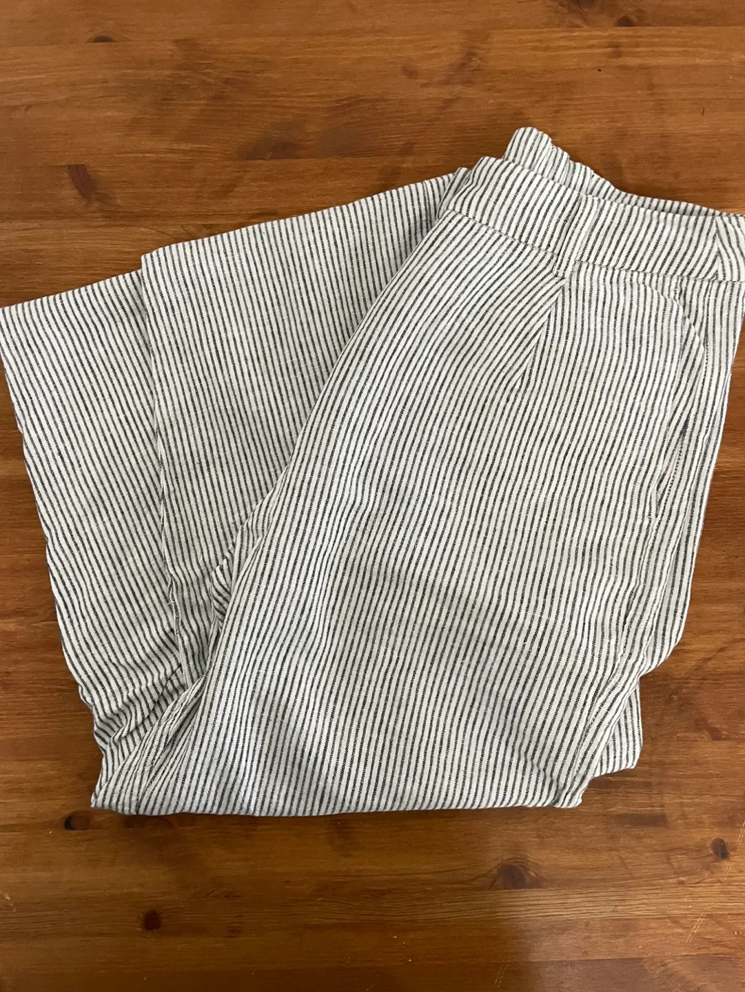 Old Navy Women's Size M Striped Pants thumbnail